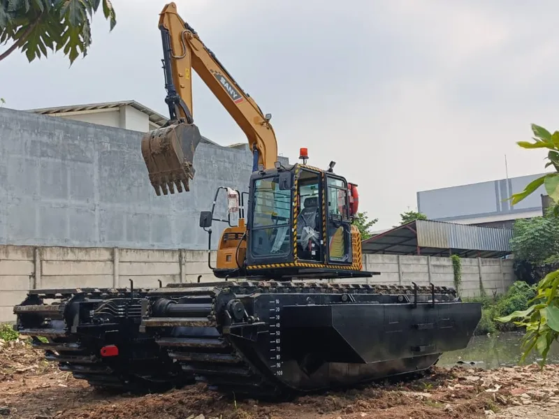 Ponton Amphibious Excavator 7,5 T